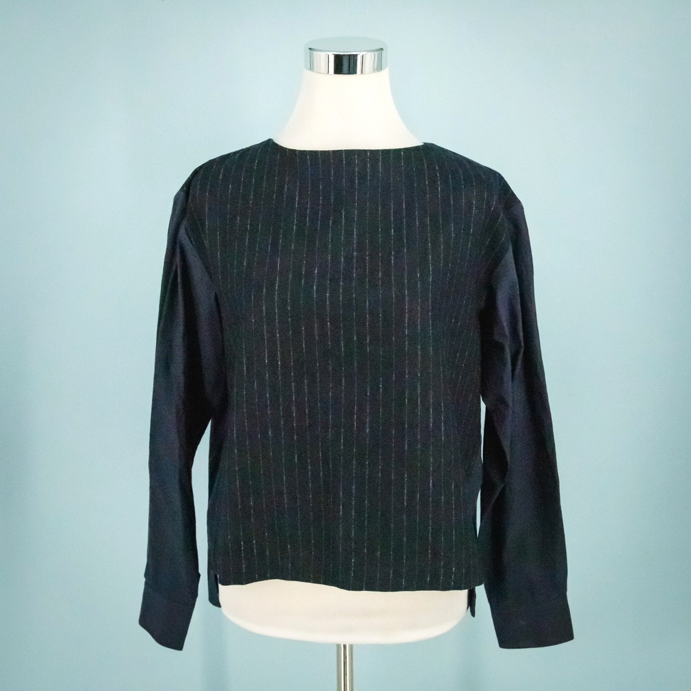 Nicholson & Nicholson 38 Size Medium M Navy Blue Pinstripe Wool Cotton Top